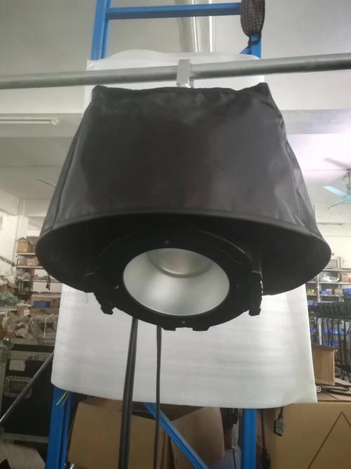 广州LED帕灯防雨罩光束灯摇头灯厂家批发 专业舞台及场地照明解决方案